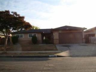 4066 Briarwood Ave, Fresno, CA 93705-1737