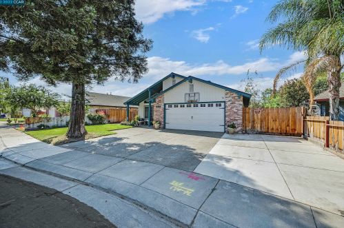 6120 Chickasaw Ct, Manteca CA  95336-2557 exterior
