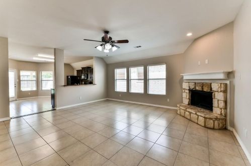 616 Trade Wind Dr, Fort Worth TX  76131 exterior