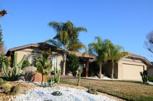 766 Kip Patrick Dr, Navelencia, CA 93654-2224