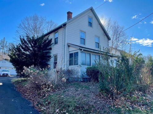 46 Middlefield St, Middletown, CT 06457-3010