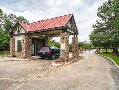 7 Haversham Ct, Conroe TX  77384-4577 exterior
