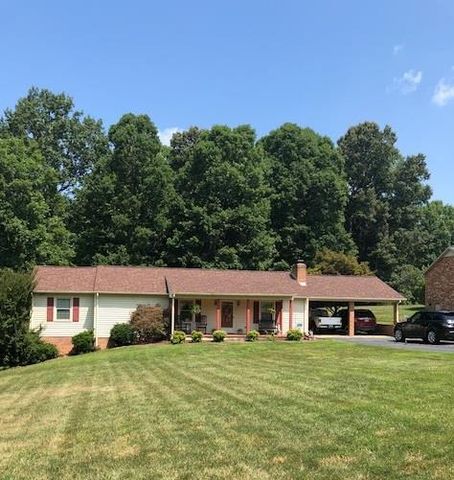1721 Buckhorn Dr, Danville, VA 24540-5119