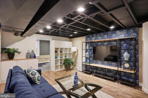 903 Kerwin Rd, Silver Spring MD 20901-1752 exterior