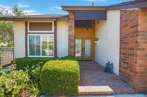 6624 Leafwood Dr, Anaheim, CA 92807-5026