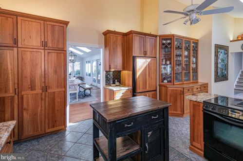 10 Alta Vista Dr, Princeton NJ  08540-7406 exterior