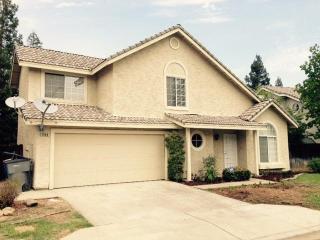 2060 Minarets Ave, Fresno, CA 93720-0142