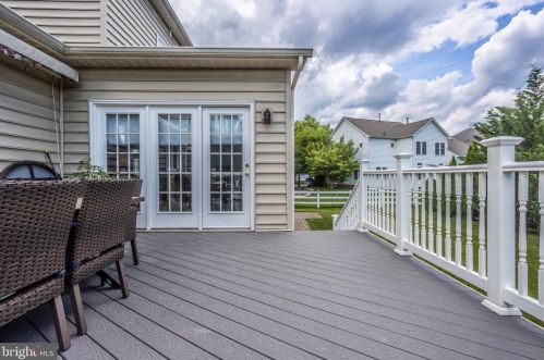 8 Farmstead Pl, Middletown MD  21769-7742 exterior