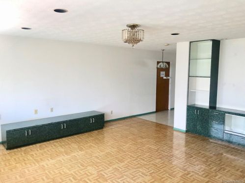 1229 Makalapua Pl, Honolulu HI  96817-2745 exterior
