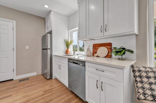670 Olive St, Denver CO  80220-5521 exterior