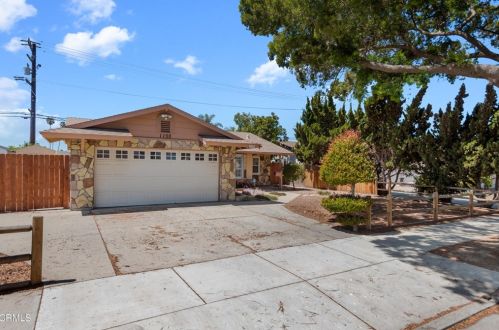 1100 Azalea St, Oxnard, CA 93036-2833