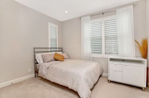 81 Coleridge, Irvine CA  92620-2142 exterior