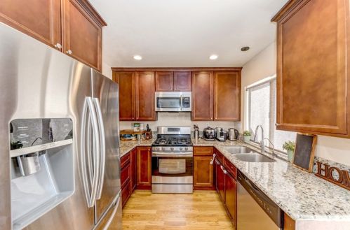 23 Fairside, Irvine, CA 92614-7067