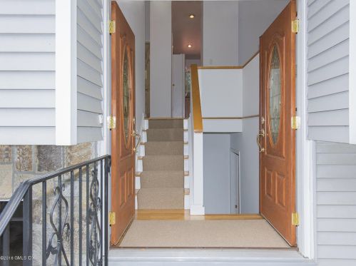 6 Crawford Ter, Riverside CT  06878-1032 exterior