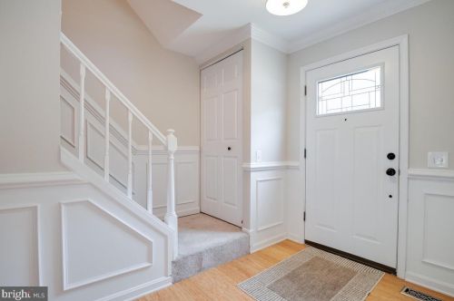 5816 Apple Wood Ln, Springfield, VA 22015-2743