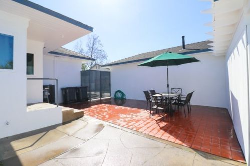 2314 Bristol St, Santa Ana CA  92704-5721 exterior