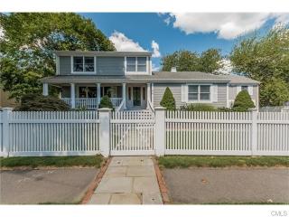 18 Judson Rd, Fairfield, CT 06824-6655
