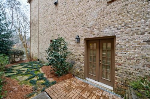 34 High Top Cir, Atlanta GA  30328-5934 exterior