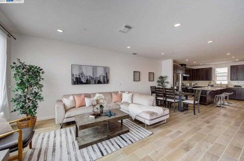 22771 Filbert St, Hayward, CA 94541-6310