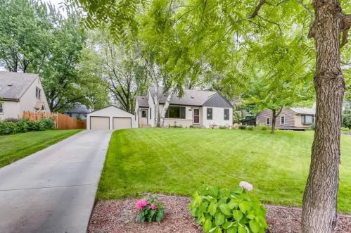 2750 Churchill St, Saint Paul MN  55113-2045 exterior