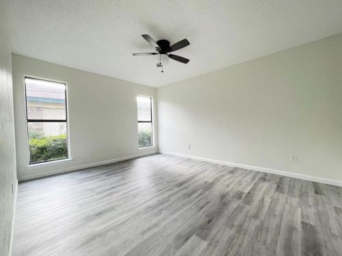 2219 Crockett Dr, Carrollton TX 75006-7753 exterior