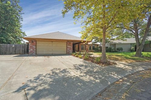1306 Burgundy Ct, Lodi, CA 95242-4507
