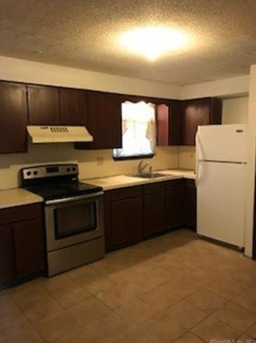 30 Sharon Rd, Waterbury, CT 06705-4036
