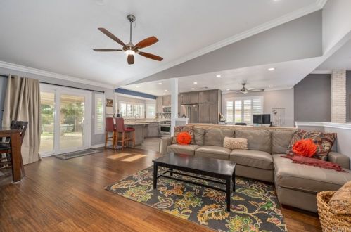 6309 Westview Dr, Riverside CA  92506-5325 exterior