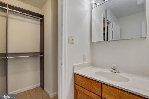 125 Snowy Owl Dr, Silver Spring MD 20901-1656 exterior