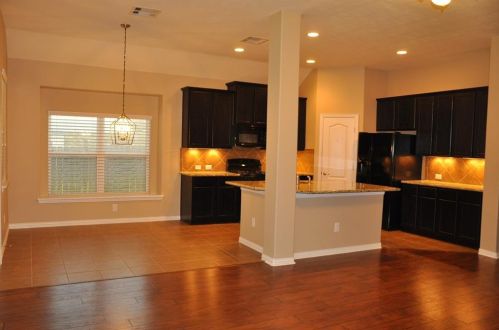64 Hallmark Dr, Conroe TX  77304-1257 exterior