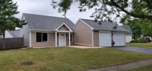 151 Red Cedar Dr, Streamwood, IL 60107-2233