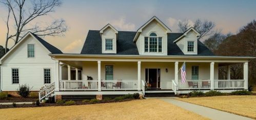 532 Village Rd, Madison, GA 30650-1767