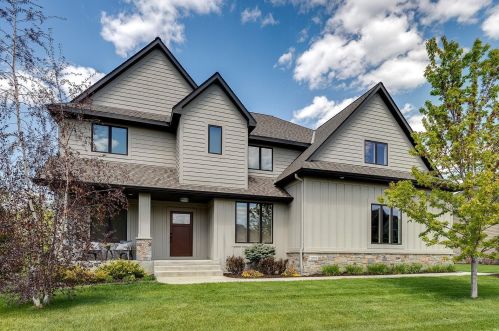 2893 Fairway Dr, Chaska, MN 55318-3407