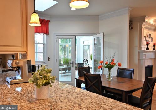 87 Leavitt Ln, Princeton NJ  08540-3921 exterior
