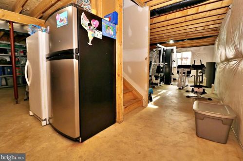 1756 Johnnycake Ln, Harpers Ferry WV 25425-6078 exterior