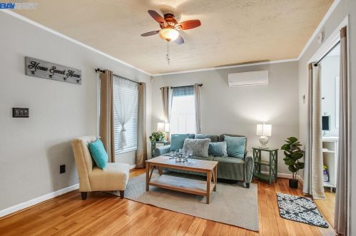 1567 Plaza Dr, San Leandro CA  94578-1968 exterior