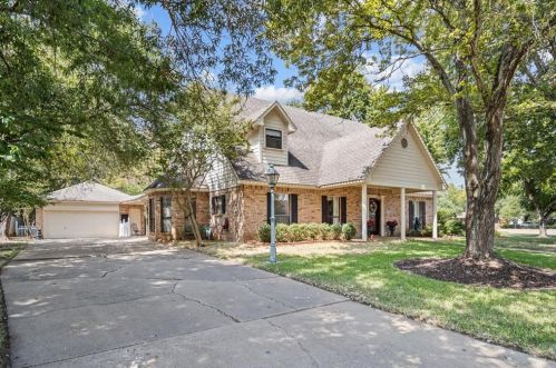 215 Enchanted Estates Dr, Mapleton, TX 75835-2256