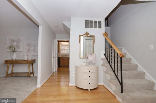 7099 Game Lord Dr, Springfield VA  22153-1312 exterior