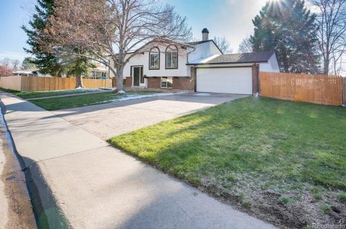 7373 Fremont Dr, Englewood CO  80112-1706 exterior