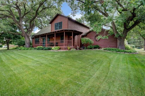 94 Bridgewater Dr, Saint Paul MN  55127-6976 exterior