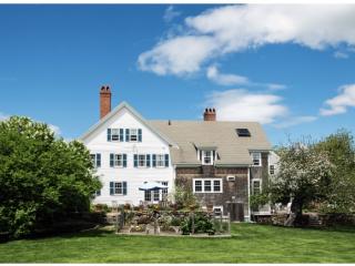 11 Locke Rd, Rye, NH 03870-2715