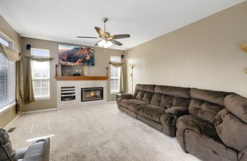 1433 Sage Dr, Lemont, IL 60490-3218