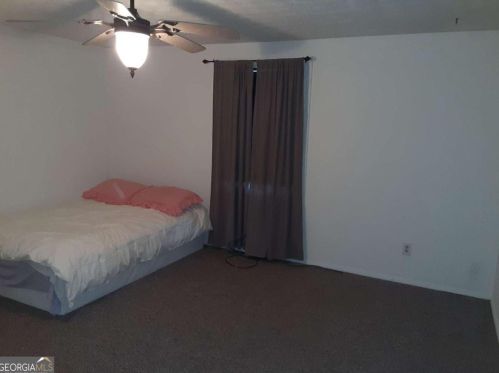 90 Cumberland Dr, Rex GA 30273-1800 exterior