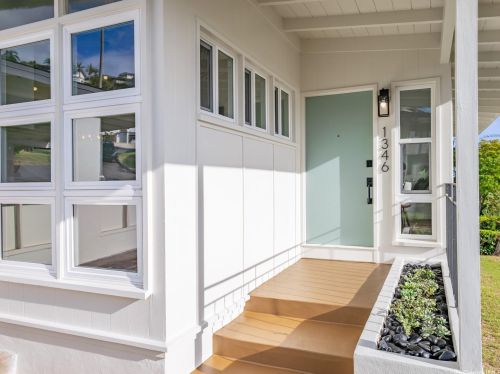 1346 Nehoa St, Honolulu HI  96822-3074 exterior