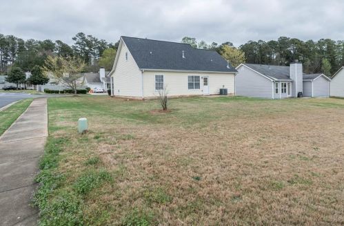 6737 Biscayne Blvd, Rex GA 30273-2244 exterior