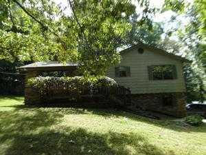 253 Hollifield Dr, Jacksboro, TN 37757-3604