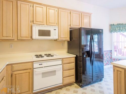 747 Deerwood Dr, Stockbridge GA  30281-6321 exterior