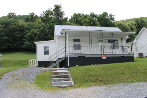 202 Buckeye St, Saltville, VA 24370-2630