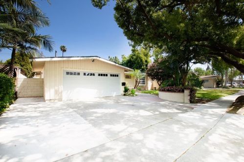 1013 Lyon St, Santa Ana, CA 92701-3222