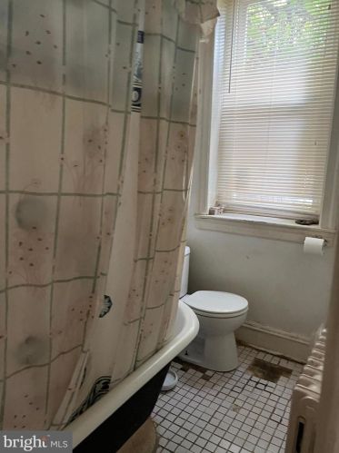 5129 10th St, Philadelphia PA 19123-3819 exterior